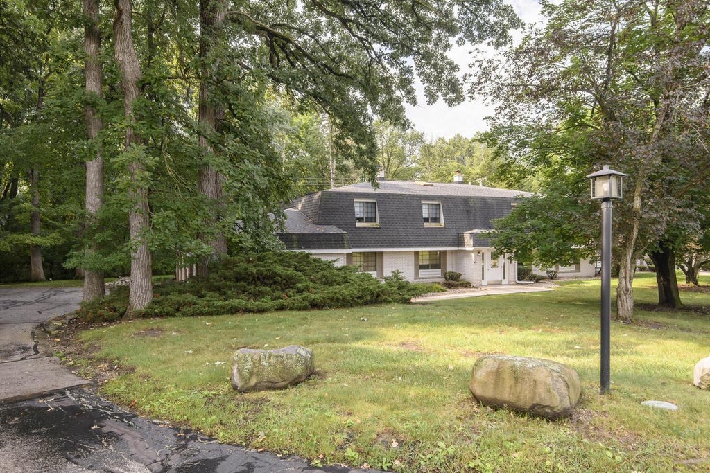 Photo of 20155 Independence DRIVE #A, Brookfield, WI 53045 (MLS # 1978637)