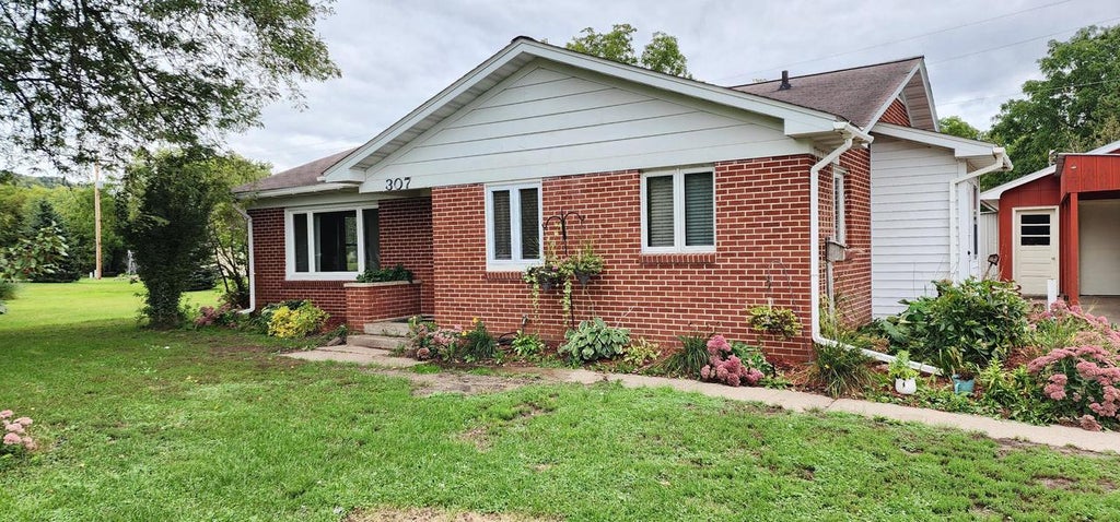 Photo of 307 Michaels STREET, Cochrane, WI 54622 (MLS # 1981575)
