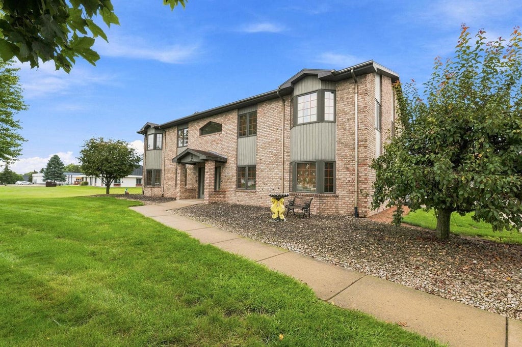 Photo of 1702 Alfred DRIVE, Luxemburg, WI 54217 (MLS # 50332400)
