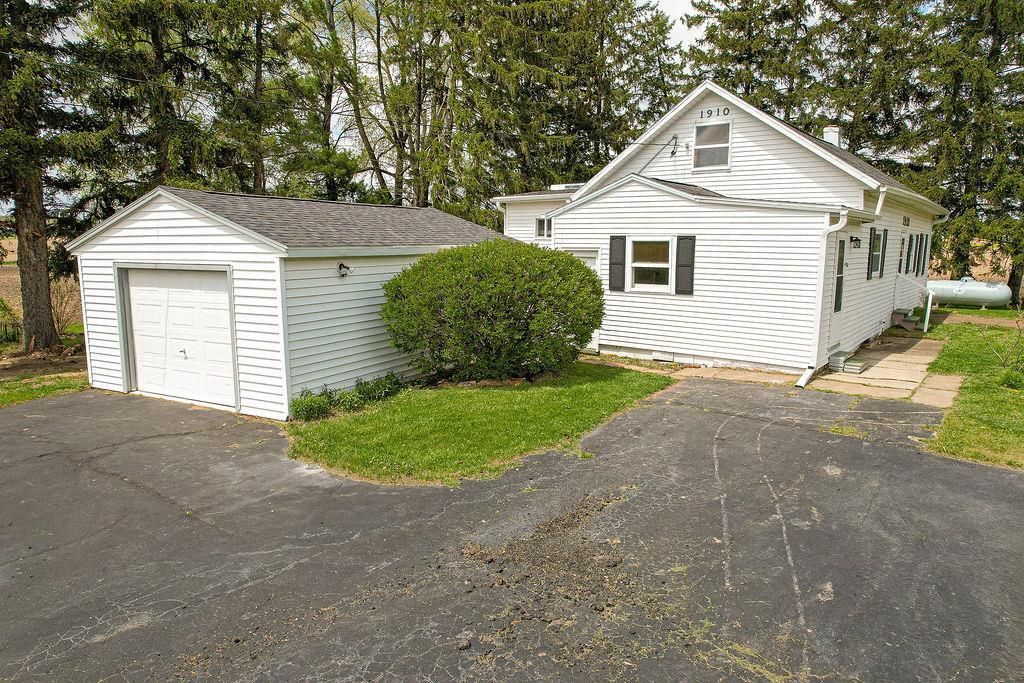 Photo of N3705 County Road G, Mauston, WI 53948 (MLS # 2023093)