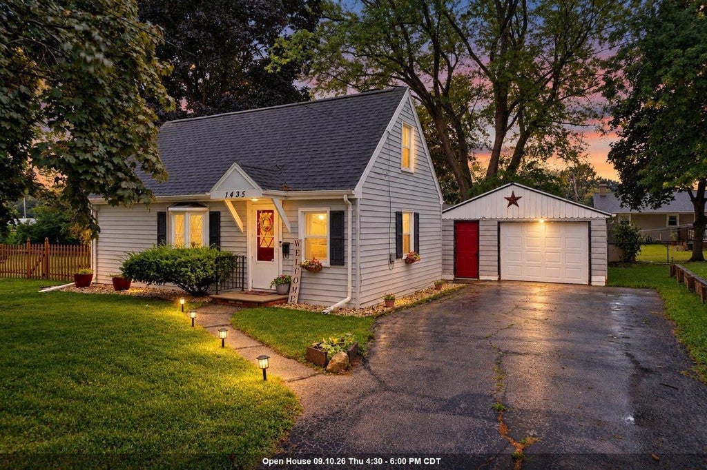 Photo of 1435 9th STREET, Green Bay, WI 54303 (MLS # 50332255)