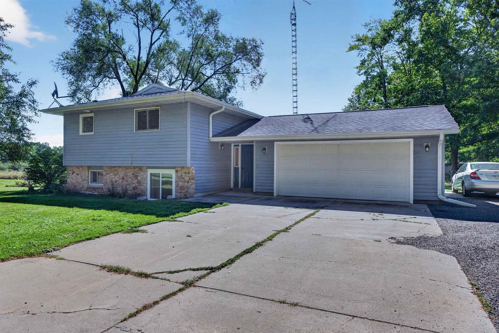 Photo of 4461 County Road Q, Wisconsin Rapids, WI 54495 (MLS # 22604524)