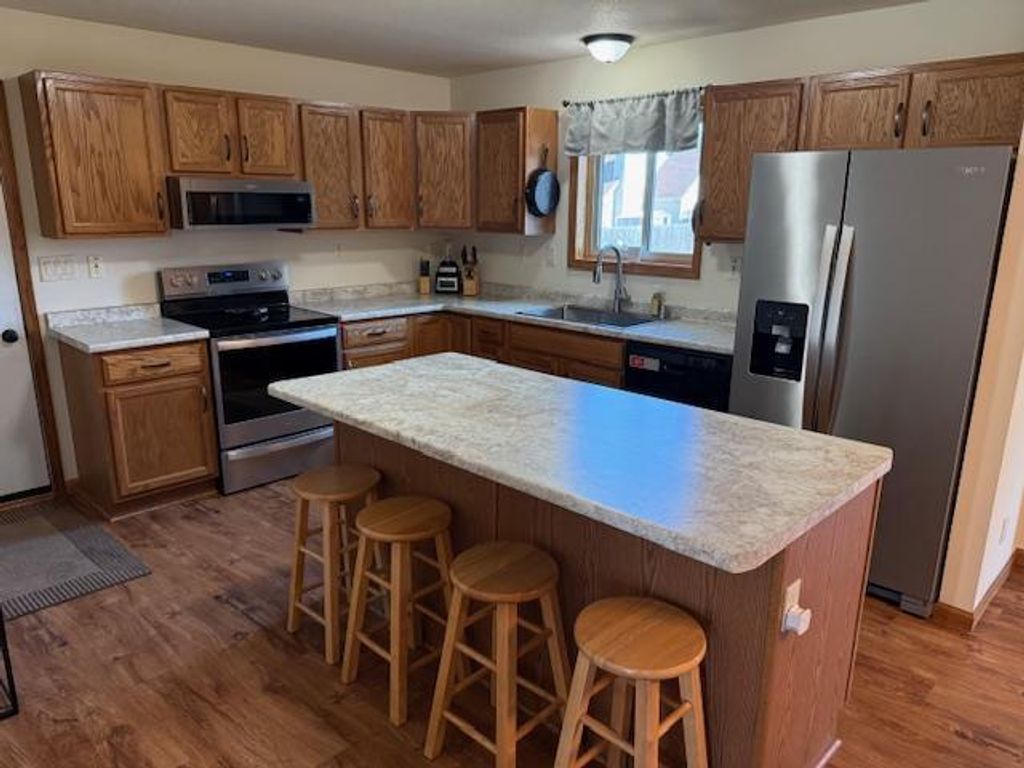 Photo of 31 Greenbriar COURT, Fond Du Lac, WI 54935 (MLS # 50323306)