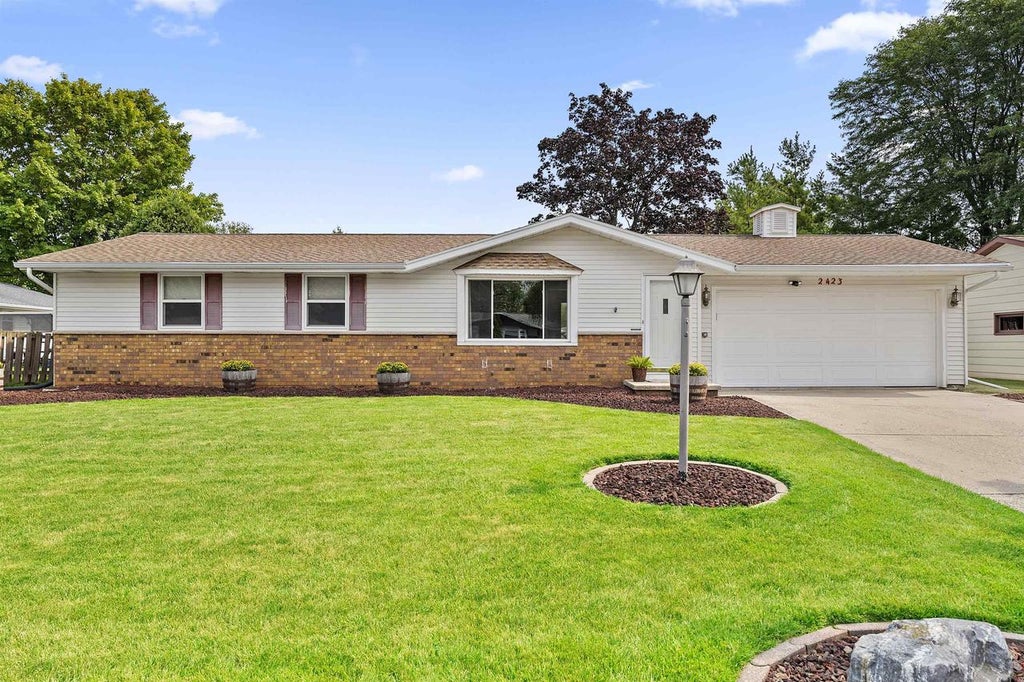 Photo of 2423 Hampton AVENUE, Green Bay, WI 54311 (MLS # 50330860)