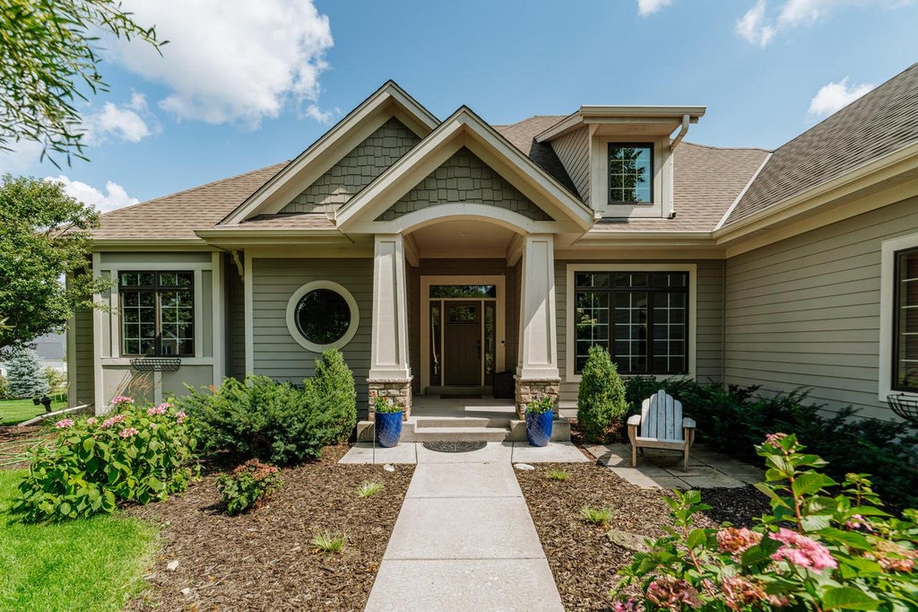 Photo of W188N4970 Red Crown TRAIL, Menomonee Falls, WI 53051 (MLS # 1977998)