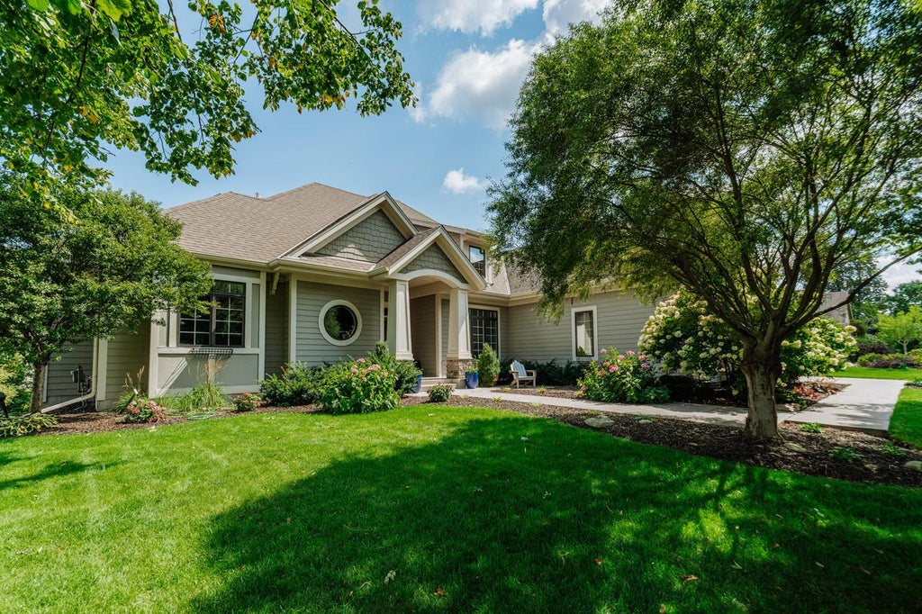 Photo of W188N4970 Red Crown TRAIL, Menomonee Falls, WI 53051 (MLS # 1977998)