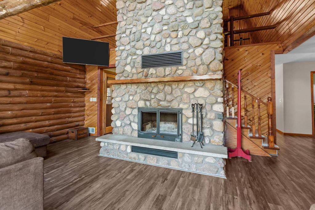 Photo of W9946 View Ridge LANE, New London, WI 54961 (MLS # 50325376)