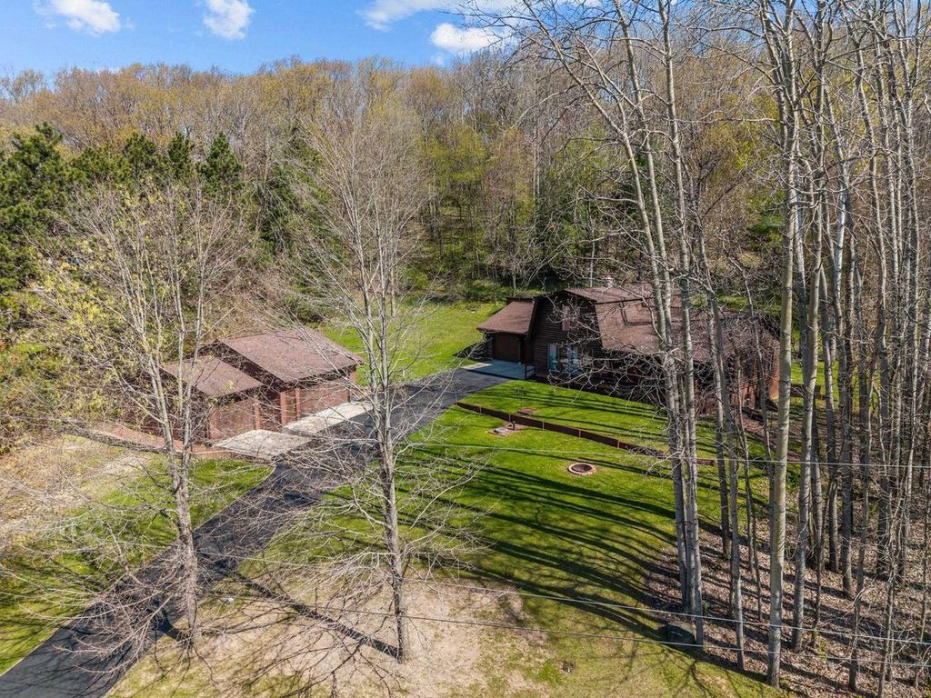 Photo of W9946 View Ridge LANE, New London, WI 54961 (MLS # 50325376)
