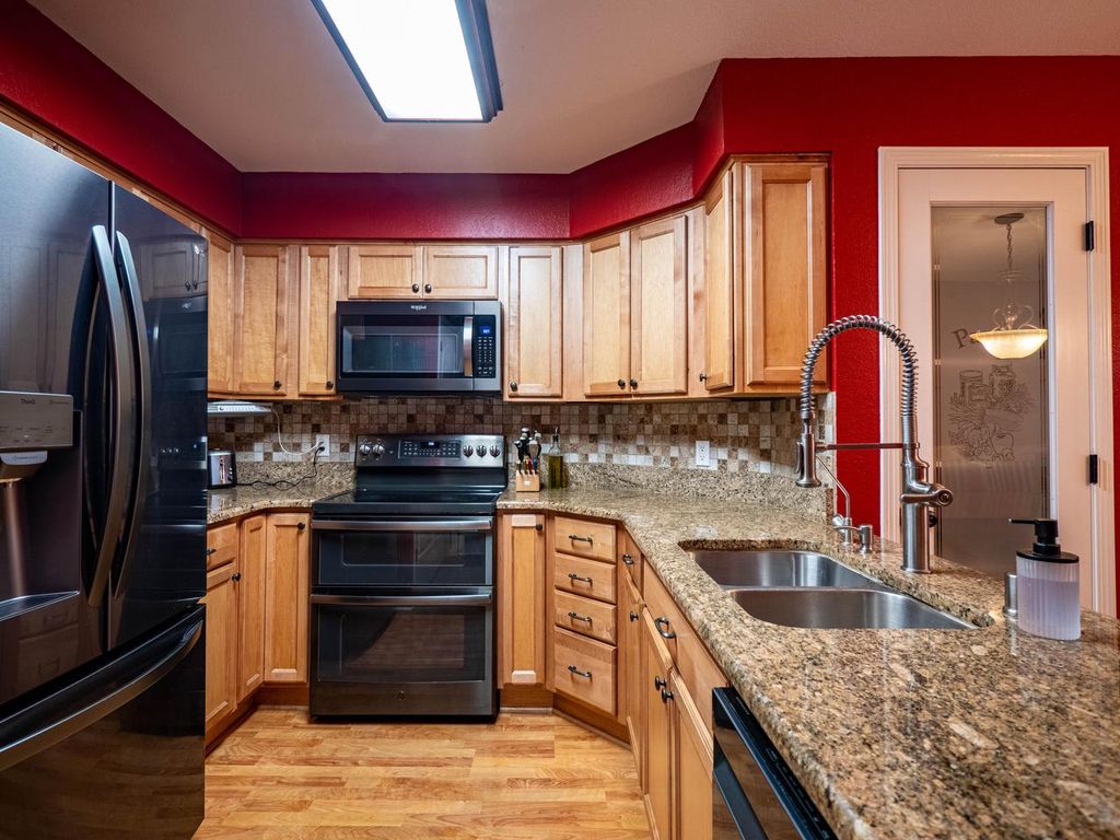 Photo of N34W23861 Grace AVENUE #B, Pewaukee, WI 53072 (MLS # 1947846)