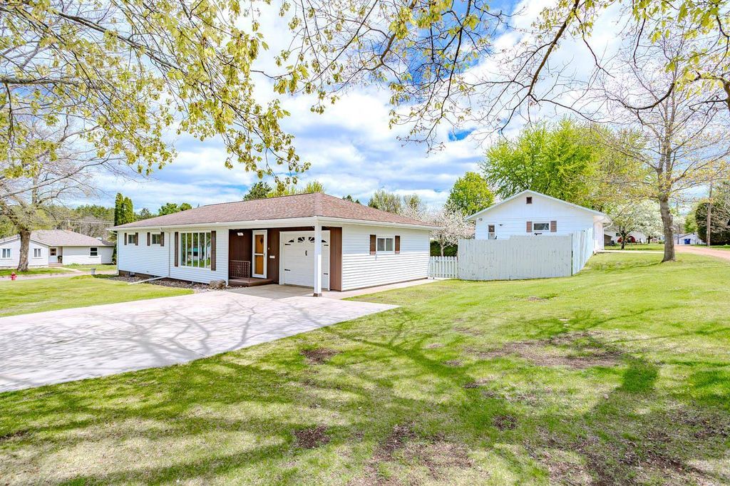 Photo of 709 N Poplar STREET, Merrill, WI 54452 (MLS # 22602221)