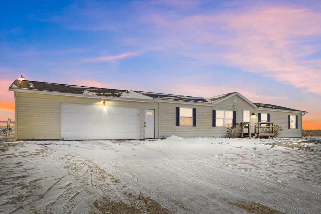 Photo of W3489 Cicero ROAD, Seymour, WI 54165 (MLS # 50320475)