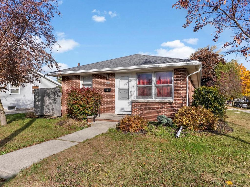 Photo of 3502 W Marshall STREET, Manitowoc, WI 54220 (MLS # 1944081)