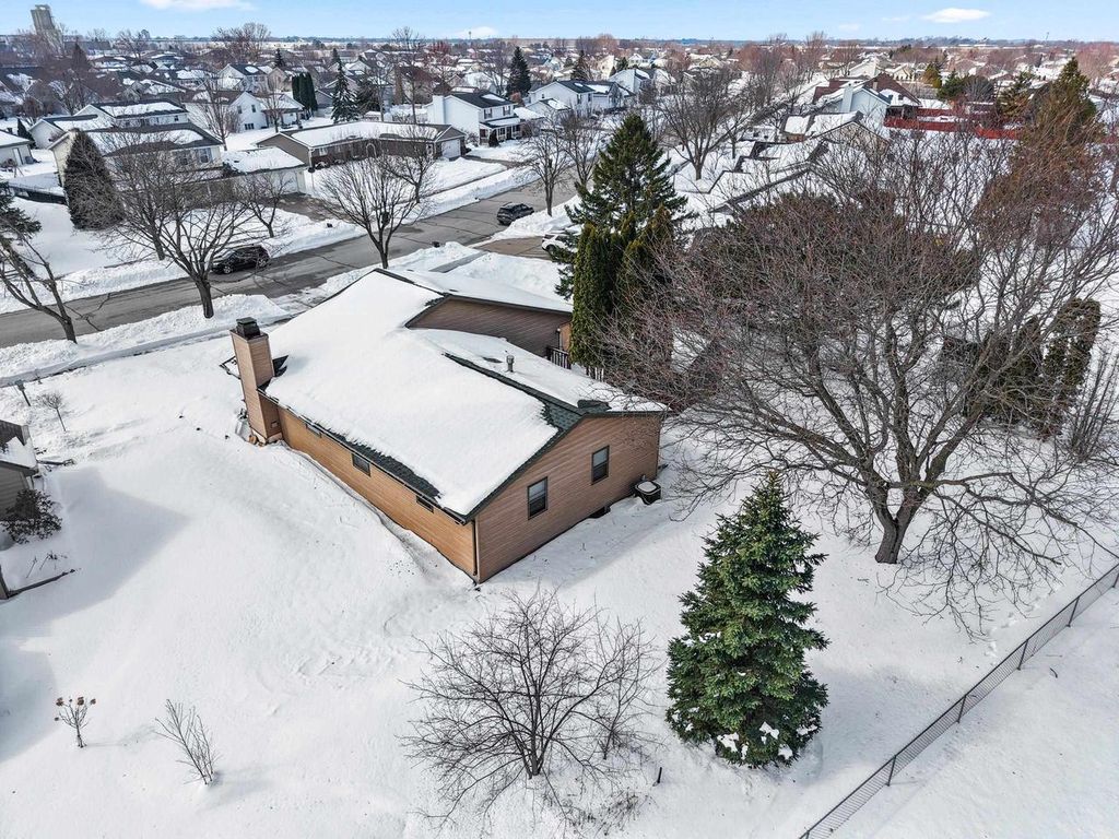 Photo of 1138 Trailwood DRIVE, De Pere, WI 54115 (MLS # 50322770)