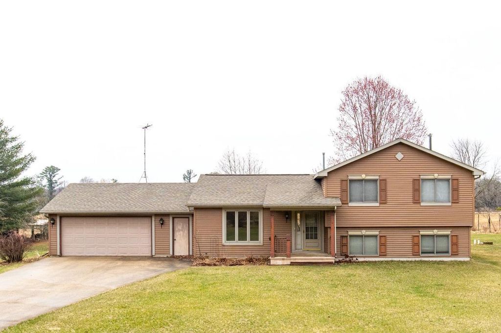 Photo of N6677 37th AVENUE, Fremont, WI 54940 (MLS # 50323616)