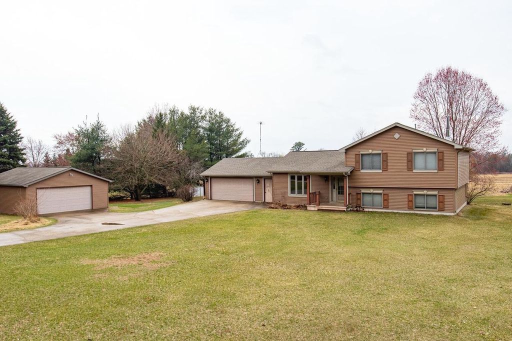 Photo of N6677 37th AVENUE, Fremont, WI 54940 (MLS # 50323616)