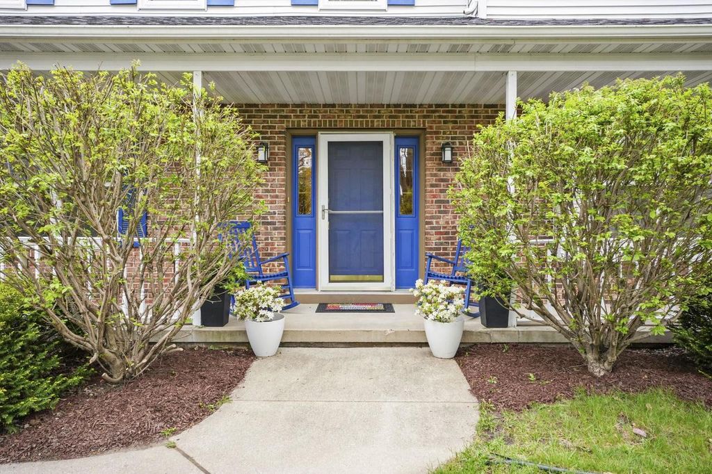 Photo of 1606 Chadsworth DRIVE, Sun Prairie, WI 53590 (MLS # 2020412)