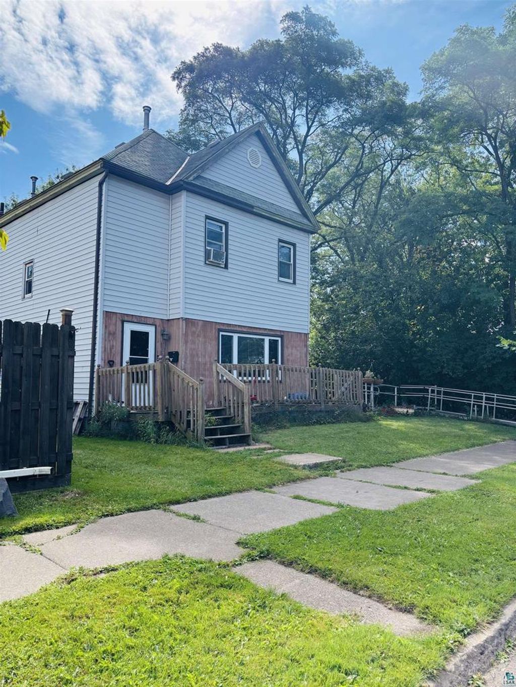 Photo of 1922 Iowa AVENUE, Superior, WI 54880 (MLS # 6121812)