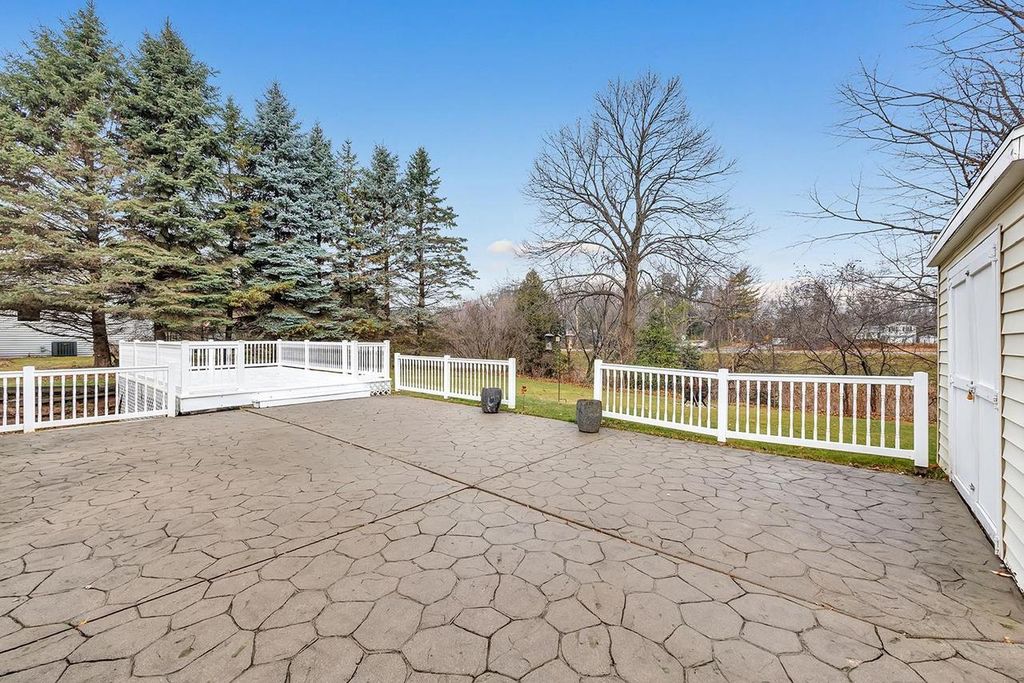 Photo of 2527 Garden Park TERRACE, Green Bay, WI 54311 (MLS # 50318786)