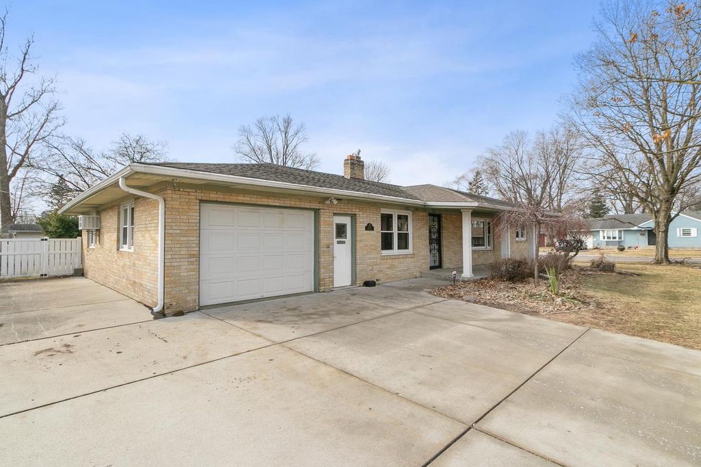 Photo of 1104 Woodman ROAD, Janesville, WI 53545 (MLS # 2016609)
