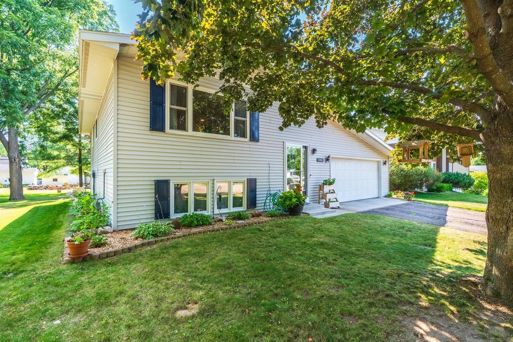 Photo of 1431 N 14th AVENUE, Wausau, WI 54401 (MLS # 22603665)