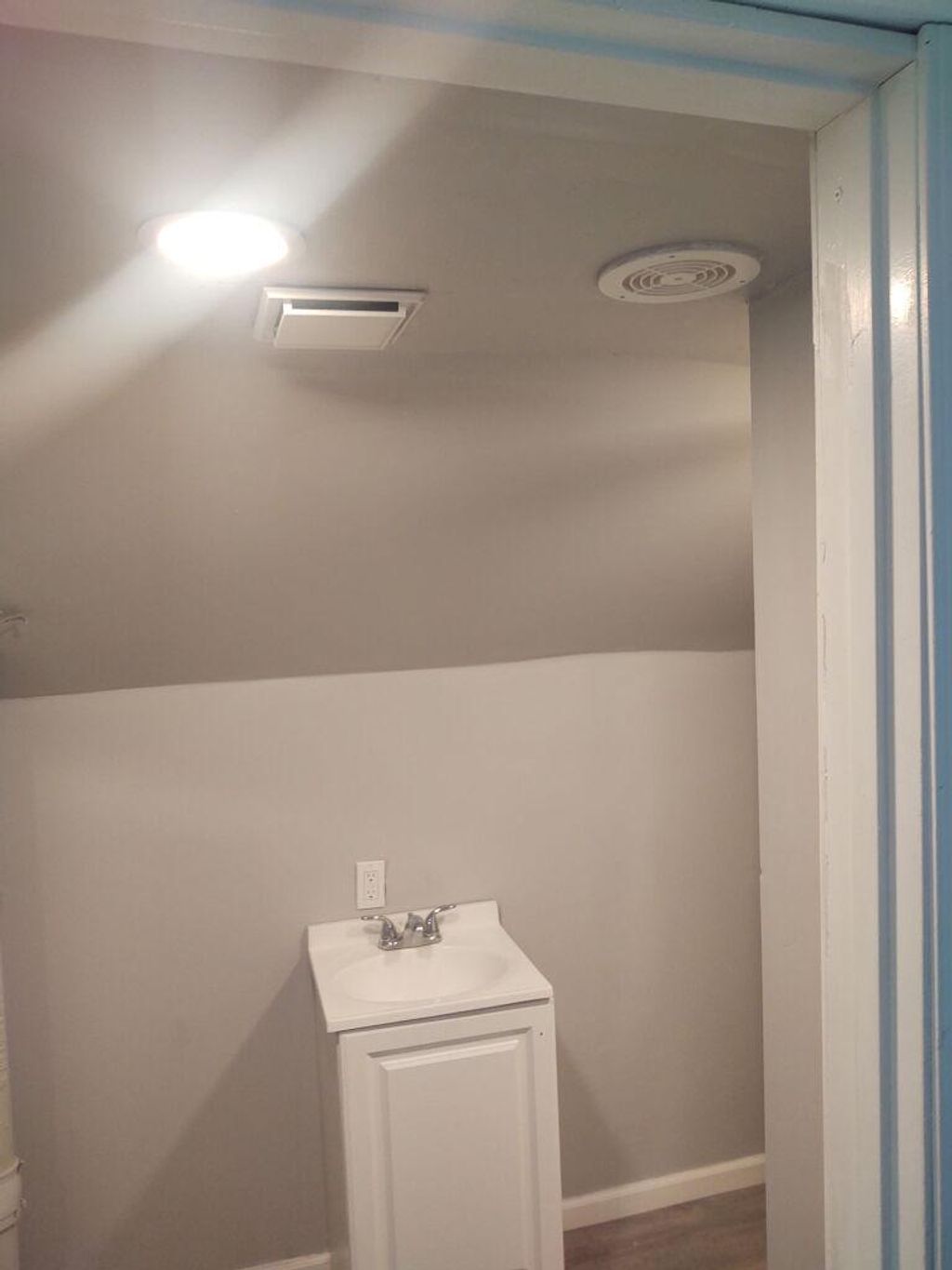 Photo of 2202 W Keefe AVENUE, Milwaukee, WI 53206 (MLS # 1942189)