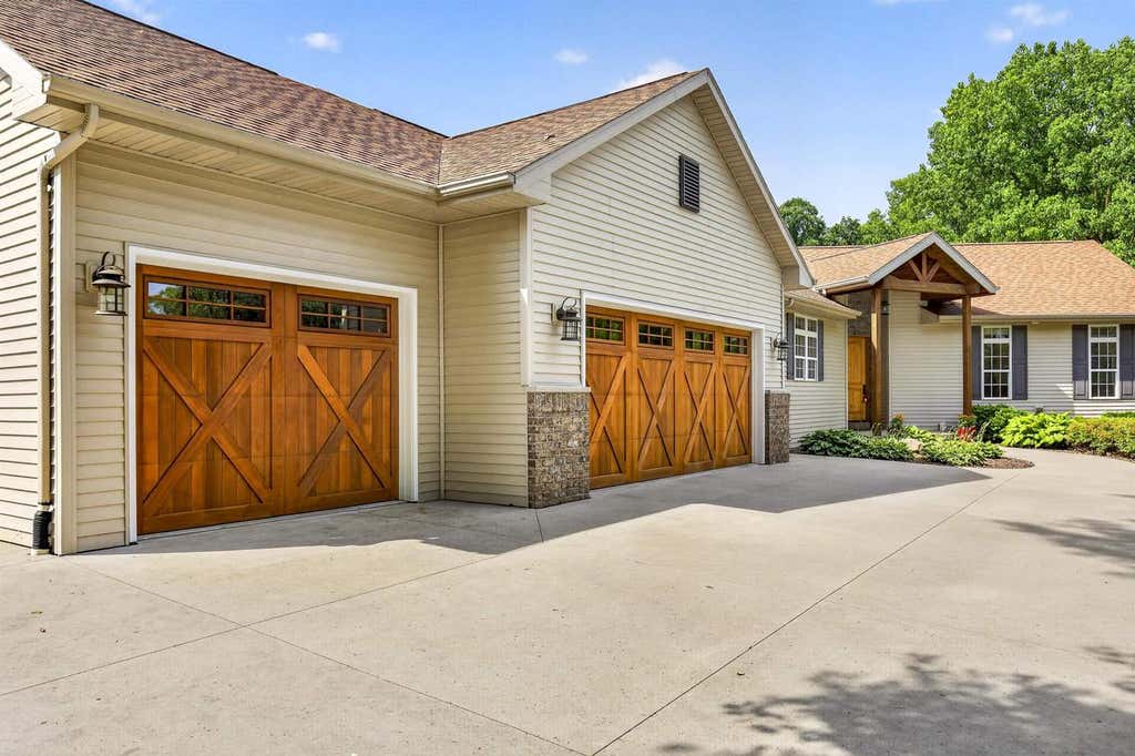 Photo of 4305 Stoney Ridge TRAIL, Oshkosh, WI 54904 (MLS # 50329007)