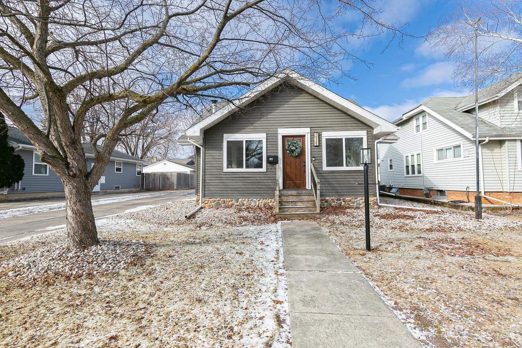Photo of 311 Elm STREET, Menasha, WI 54952 (MLS # 50321461)