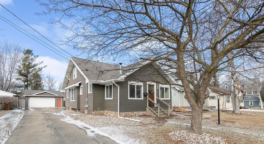 Photo of 311 Elm STREET, Menasha, WI 54952 (MLS # 50321461)