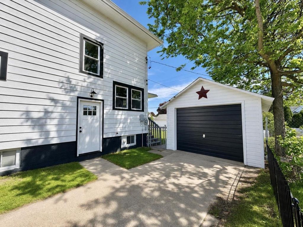Photo of 412 W Marion STREET, Portage, WI 53901 (MLS # 2023124)