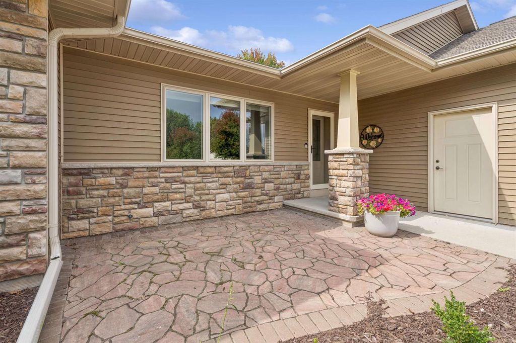 Photo of 2398 W Barley WAY, Appleton, WI 54913 (MLS # 50324472)