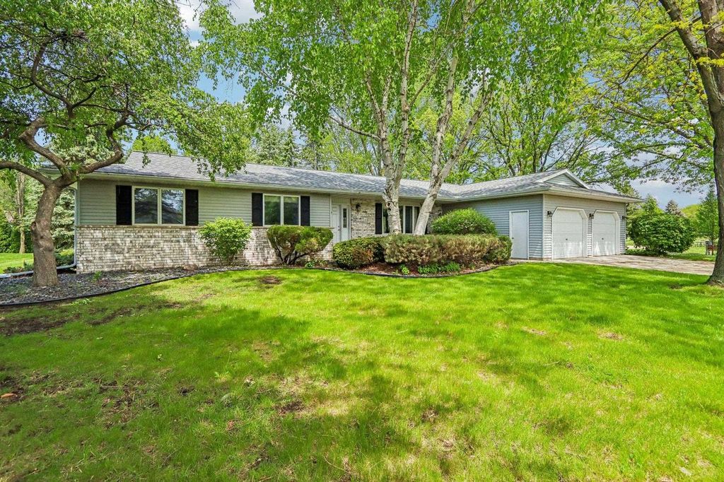 Photo of 501 Avalon ROAD, Columbus, WI 53925 (MLS # 2023717)
