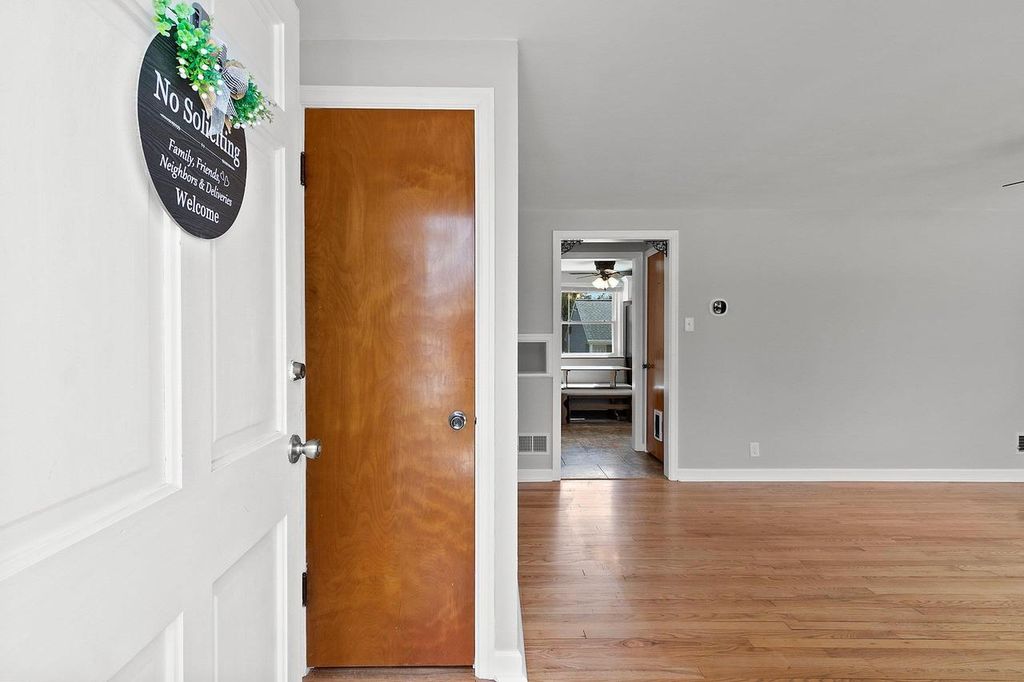 Photo of 3107 S Webster AVENUE, Green Bay, WI 54301 (MLS # 50323494)