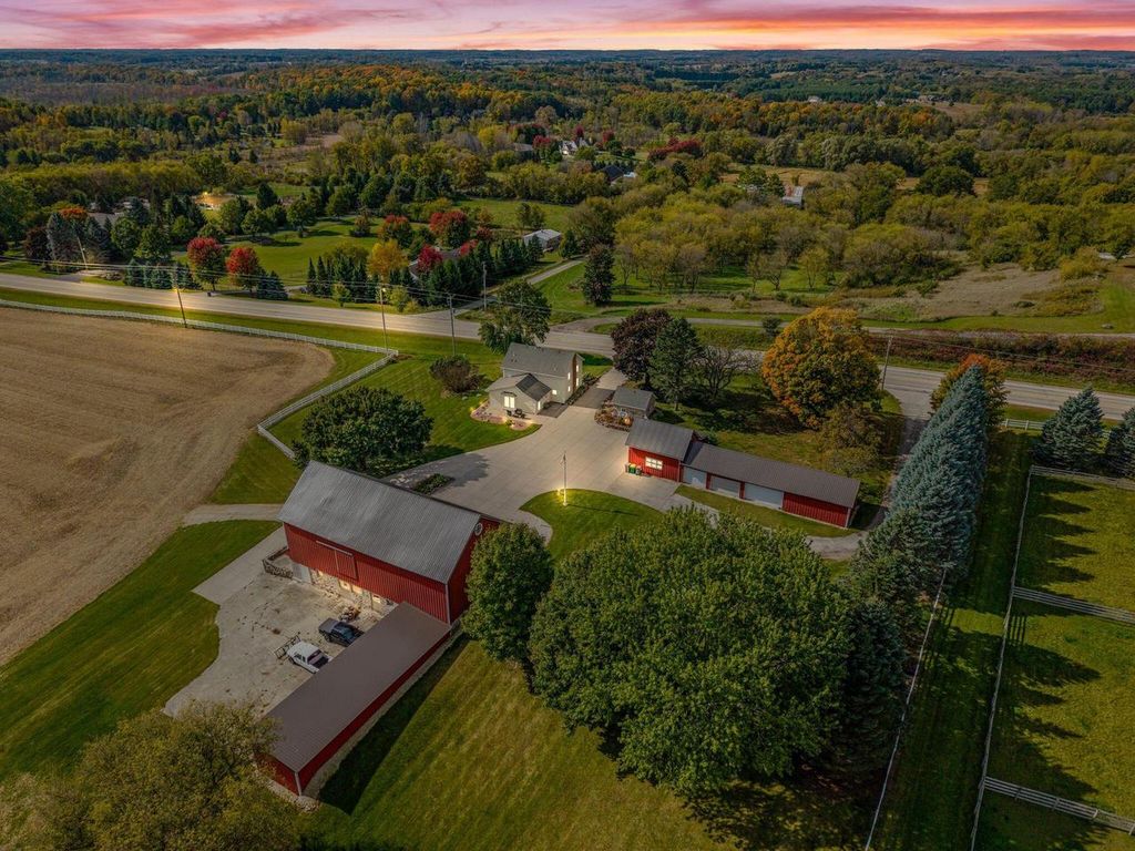 Photo of 2180 County Highway K, Hartford, WI 53027 (MLS # 1939581)