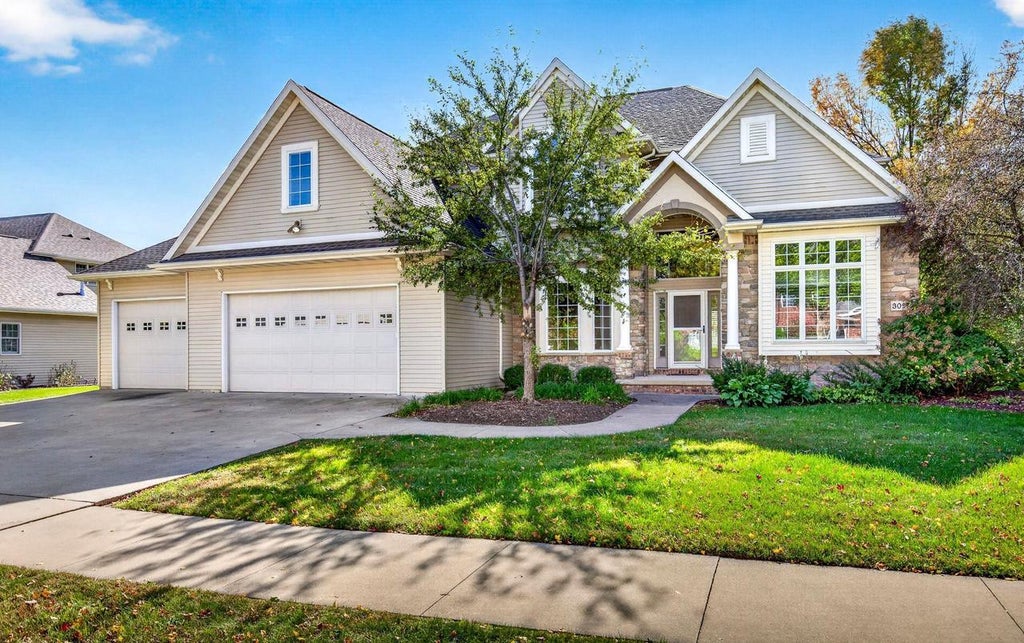 Photo of 309 E Wentworth LANE, Appleton, WI 54913 (MLS # 50334228)