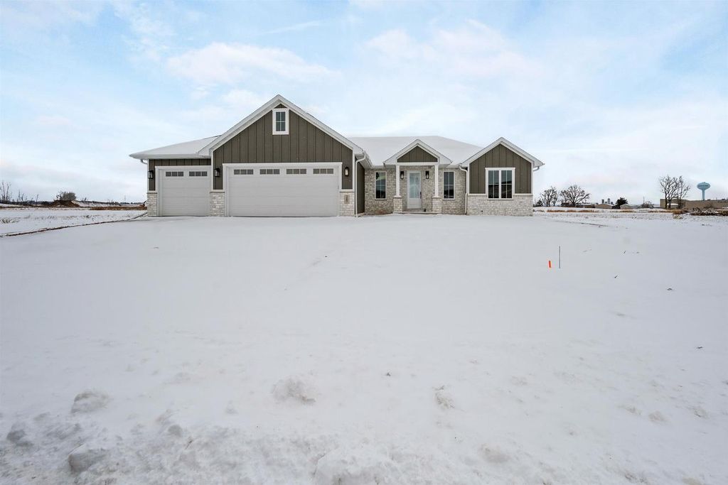 Photo of 287 Kerrigan DRIVE, Wrightstown, WI 54180 (MLS # 50316323)