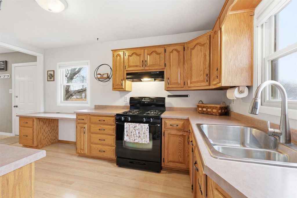 Photo of 1779 Badger STREET, Green Bay, WI 54303 (MLS # 50322800)