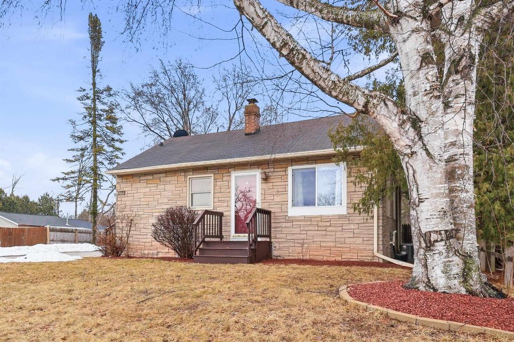 Photo of 1779 Badger STREET, Green Bay, WI 54303 (MLS # 50322800)