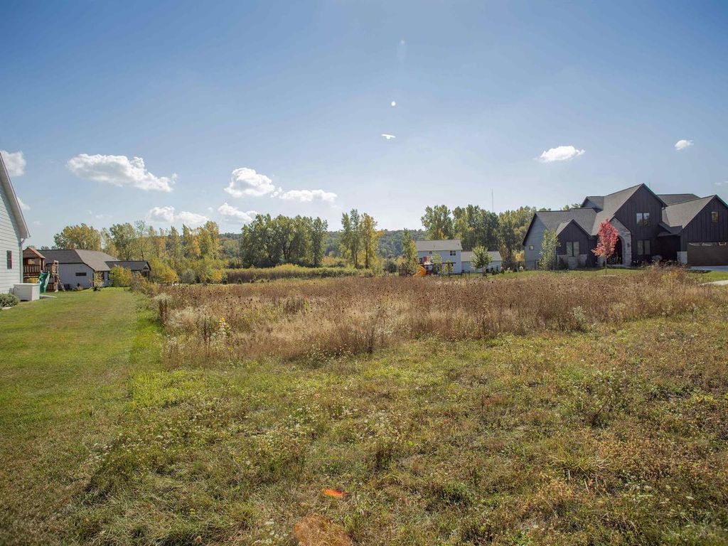 Photo of 1841 Ridgemont CIRCLE, De Pere, WI 54115 (MLS # 50316250)