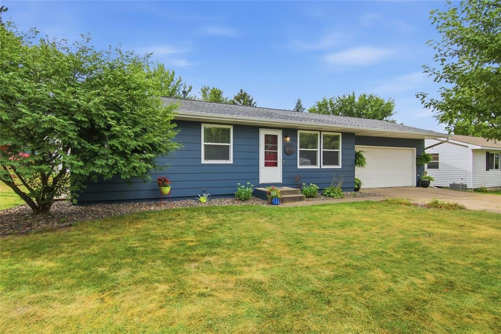 Photo of 2519 Bartlett AVENUE, Altoona, WI 54720 (MLS # 1604595)