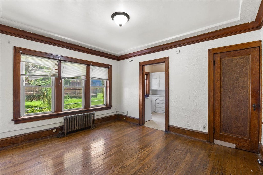 Photo of 816 W Greenfield AVENUE, Milwaukee, WI 53204 (MLS # 1984038)