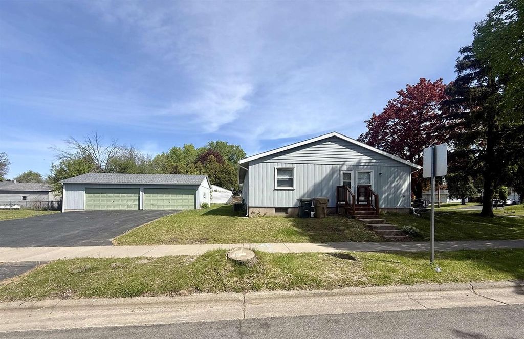 Photo of 814-816 Acewood BOULEVARD, Madison, WI 53714 (MLS # 2022845)