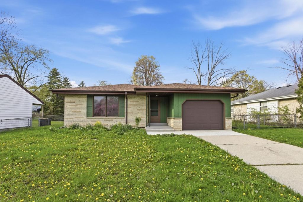 Photo of 5314 W Nokomis ROAD, Brown Deer, WI 53223 (MLS # 1959559)