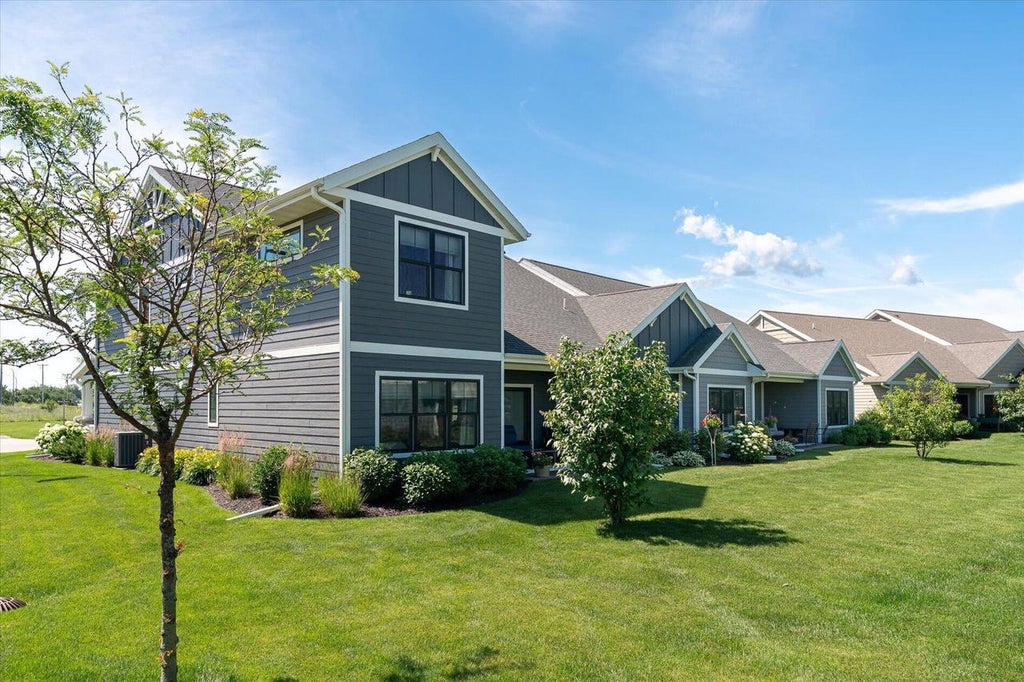 Photo of 329 River POINT, La Crosse, WI 54601 (MLS # 1968878)