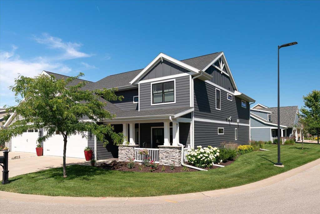 Photo of 329 River POINT, La Crosse, WI 54601 (MLS # 1968878)
