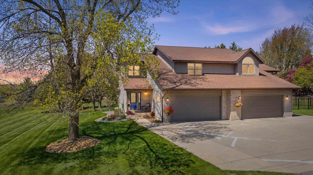 Photo of 1508 N Adams AVENUE, Marshfield, WI 54449 (MLS # 22602129)