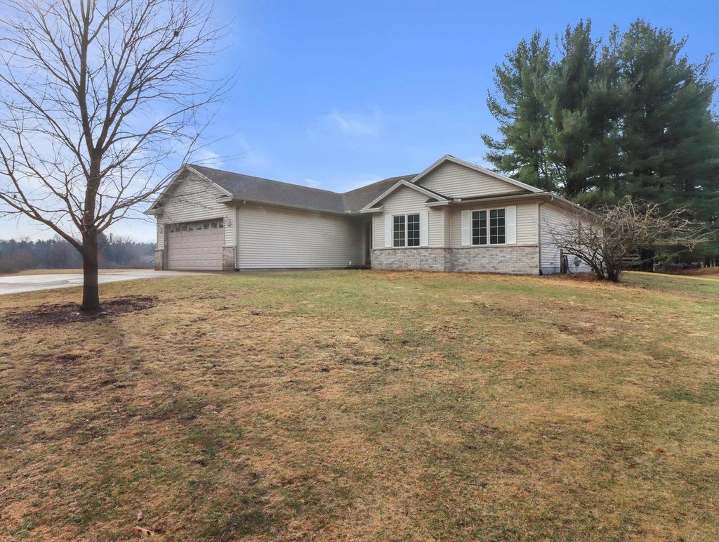 Photo of W11065 Menominee ROAD, Portage, WI 53901 (MLS # 1940790)