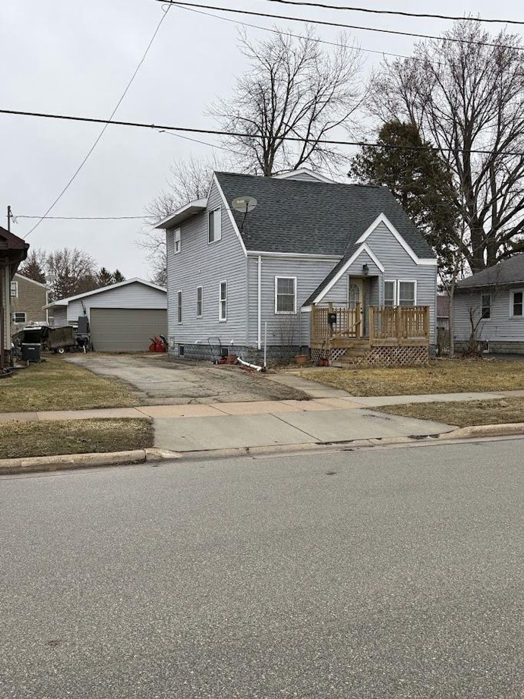 Photo of 632 7th STREET, Menasha, WI 54952 (MLS # 50324636)