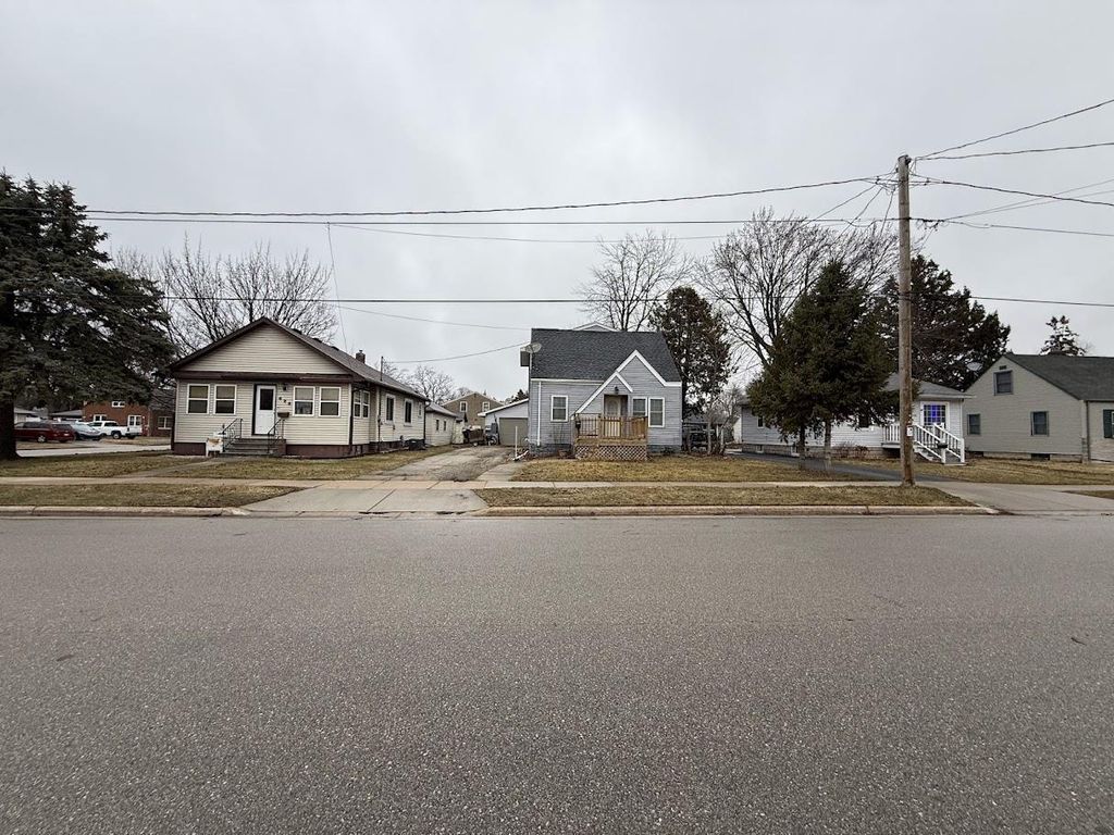 Photo of 632 7th STREET, Menasha, WI 54952 (MLS # 50324636)