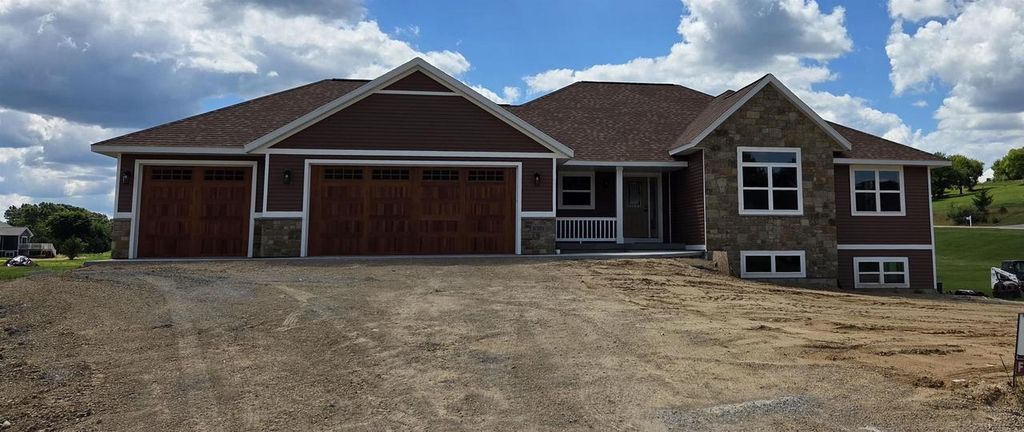 Photo of N7091 Still Point TRAIL, Pardeeville, WI 53954 (MLS # 2026633)