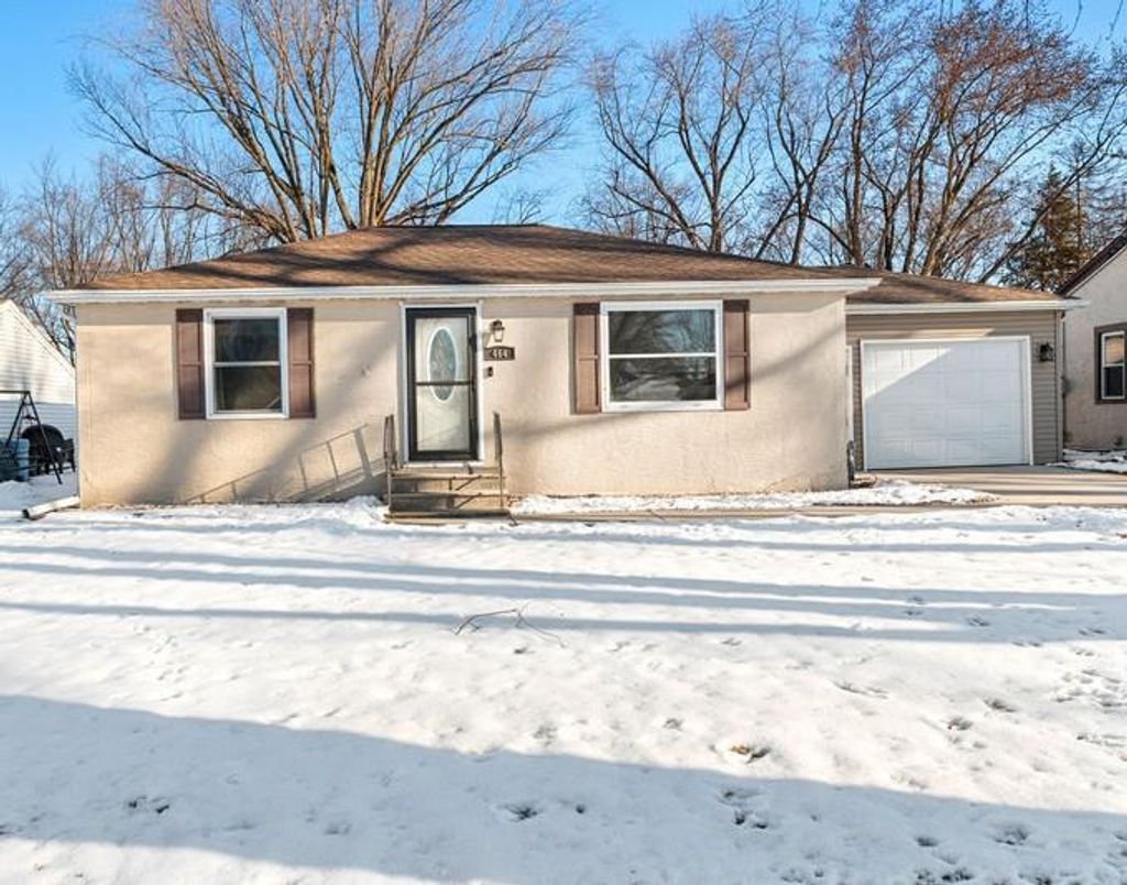 Photo of 464 Oaklawn AVENUE, Green Bay, WI 54304 (MLS # 50321042)